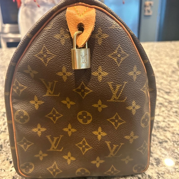 Louis Vuitton Speedy 35 in like new condition. GORGEOUS bag!!! - Picture 2 of 13